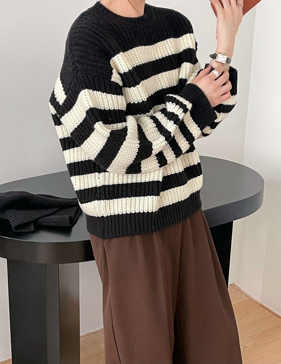 Detachable Scarf Striped Knit Sweater in Black