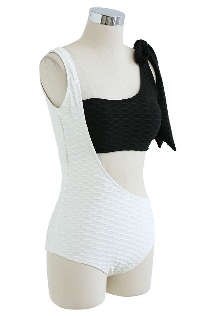 Two-Tone Cutout Textured Emboss Swimsuit in White